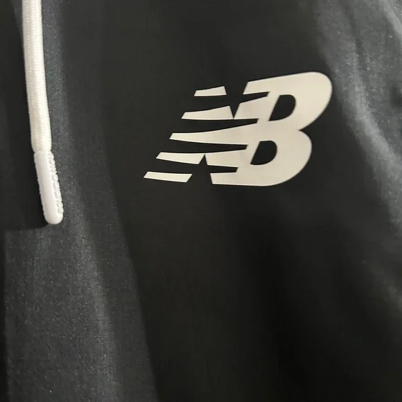 New Balance Men's Black and White Windbreaker - Picture 9 of 13